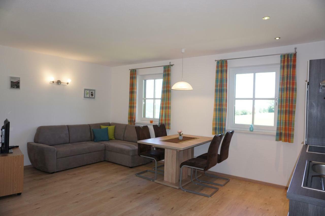 Ferienwohnung Hausleitner Zell am Moos Bagian luar foto