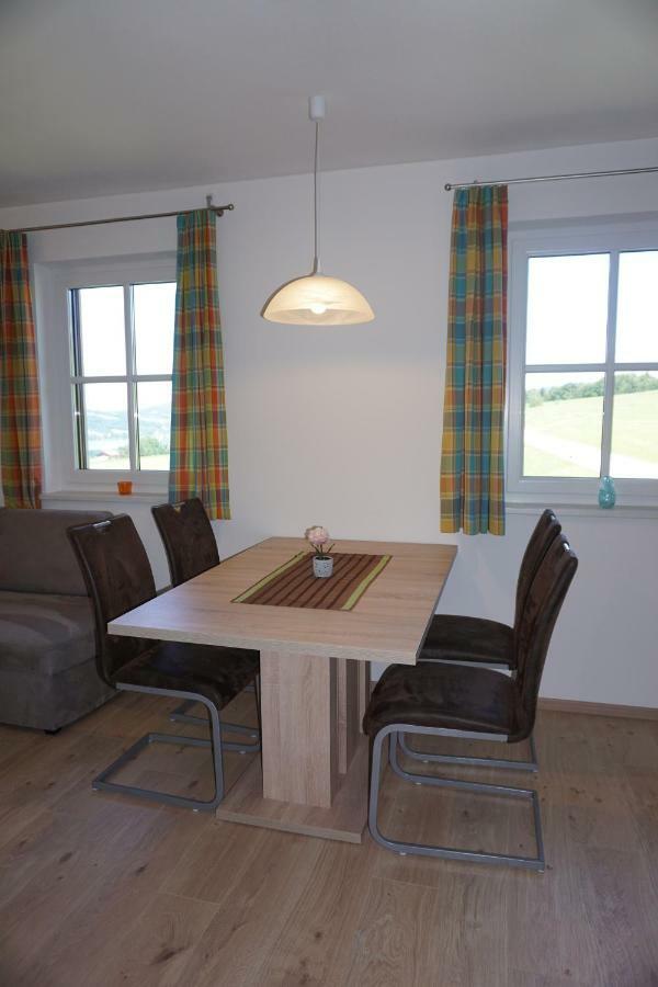 Ferienwohnung Hausleitner Zell am Moos Bagian luar foto
